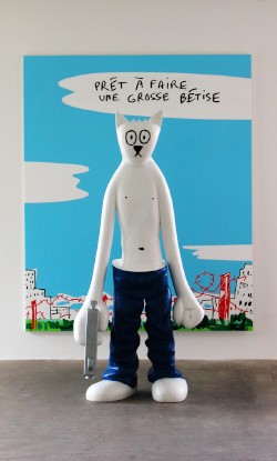 Gran tontería (2003), Alain Séchas. Acrílico sobre lienzo y escultura de poliester