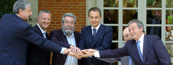 El Gobierno no aceptará las propuestas de la CEOE. EFE