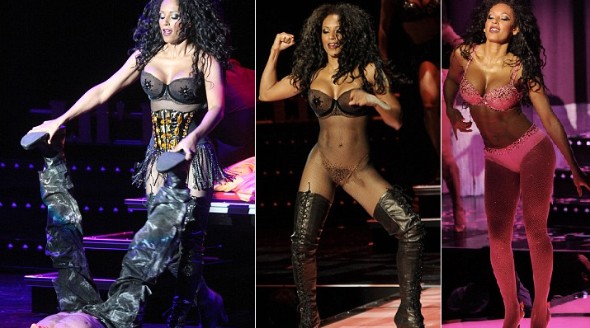 Mel B, durante la actuación. Imágenes: Daily Mail