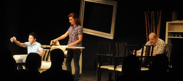 De cerca nadie es normal en el Teatro Nuevo Alcalá (Foto: Manuel Engo)