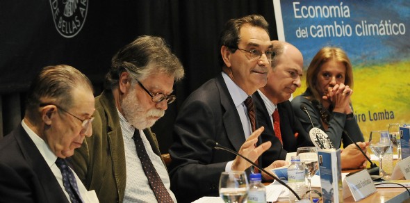 Juan Velarde, Joaquín Estefanía, Jaime Terceiro Lomba, Carlos Rodríguez Braun y María Cifuentes (Foto: Manuel Engo)