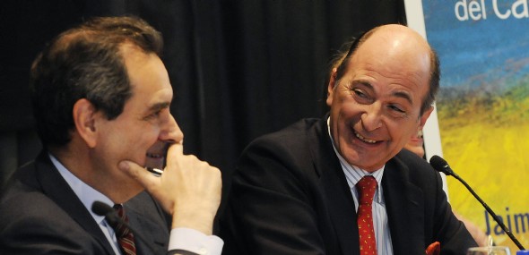 El autor del libro, Jaime Terceiro Lomba, junto a Carlos Rodríguez Braun (Foto: Manuel Engo)