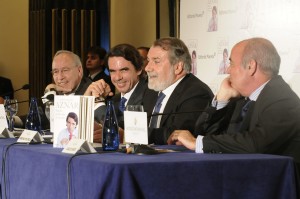 Aznar presenta en Faes su libro 