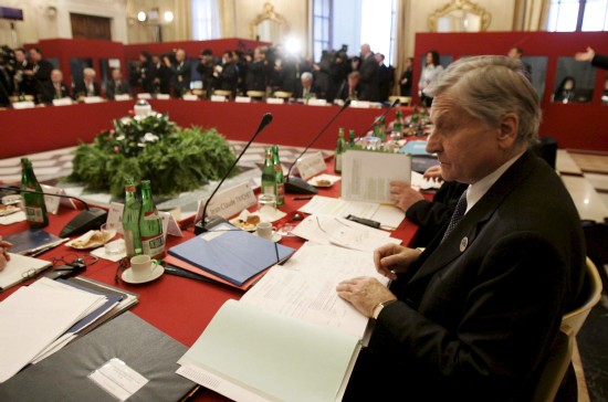  El presidente del Banco Central Europeo, Jean-Claude Trichet, asiste a la última jornada de la cumbre de ministros de Economía y Finanzas del G7 y gobernadores de los Bancos Centrales en el ministerio del Tesoro en Roma, Italia, hoy sábado 14 de febrero. EFE/Mario de Renzis