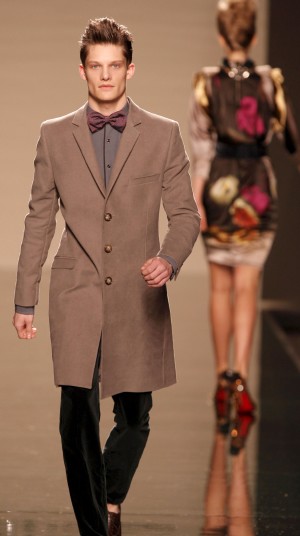 Uno de los diseños de Victorio&Lucchino en Cibeles Madrid Fashion Week (Efe)