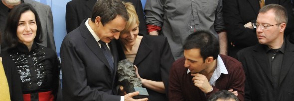 Zapatero recibe a los premiados en los Goya (Foto: Manuel Engo)