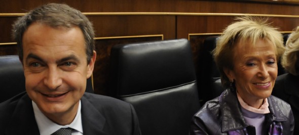Zapatero y De la Vega en una foto de archivo en el Congreso (Foto: Manuel Engo)