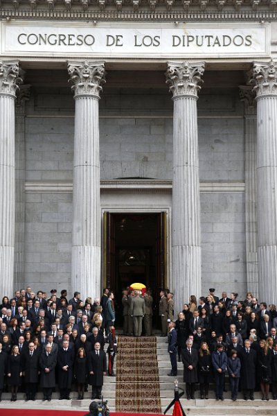 EL FÉRETRO DE ADOLFO SUÁREZ ABANDONA EL CONGRESO DE LOS DIPUTADOS