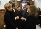 rajoy zapatero sonsoles elvira mujeres efe  Mariano Rajoy y José Luis Rodríguez Zapatero conversan junto a sus respectivas esposas, Elvira Fernández y Sonsoles Espinosa. EFE/Ballesteros : Death, Government, Imperial and royal matters, Memorial