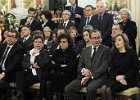 MÁS DE 30.000 PERSONAS HAN VISITADO LA CAPILLA ARDIENTE DE ADOLFO SUÁREZ  Los diputados Jordi Jané (i), Teresa Cunillera (2i), Alfonso Alonso y la vicepresidenta del Gobierno, Soraya Sáenz de Santamaría (d), en la capilla ardiente del expresidente Adolfo Suárez. EFE/Sergio Barrenechea : Death and dying, Muerte, Politics, Política